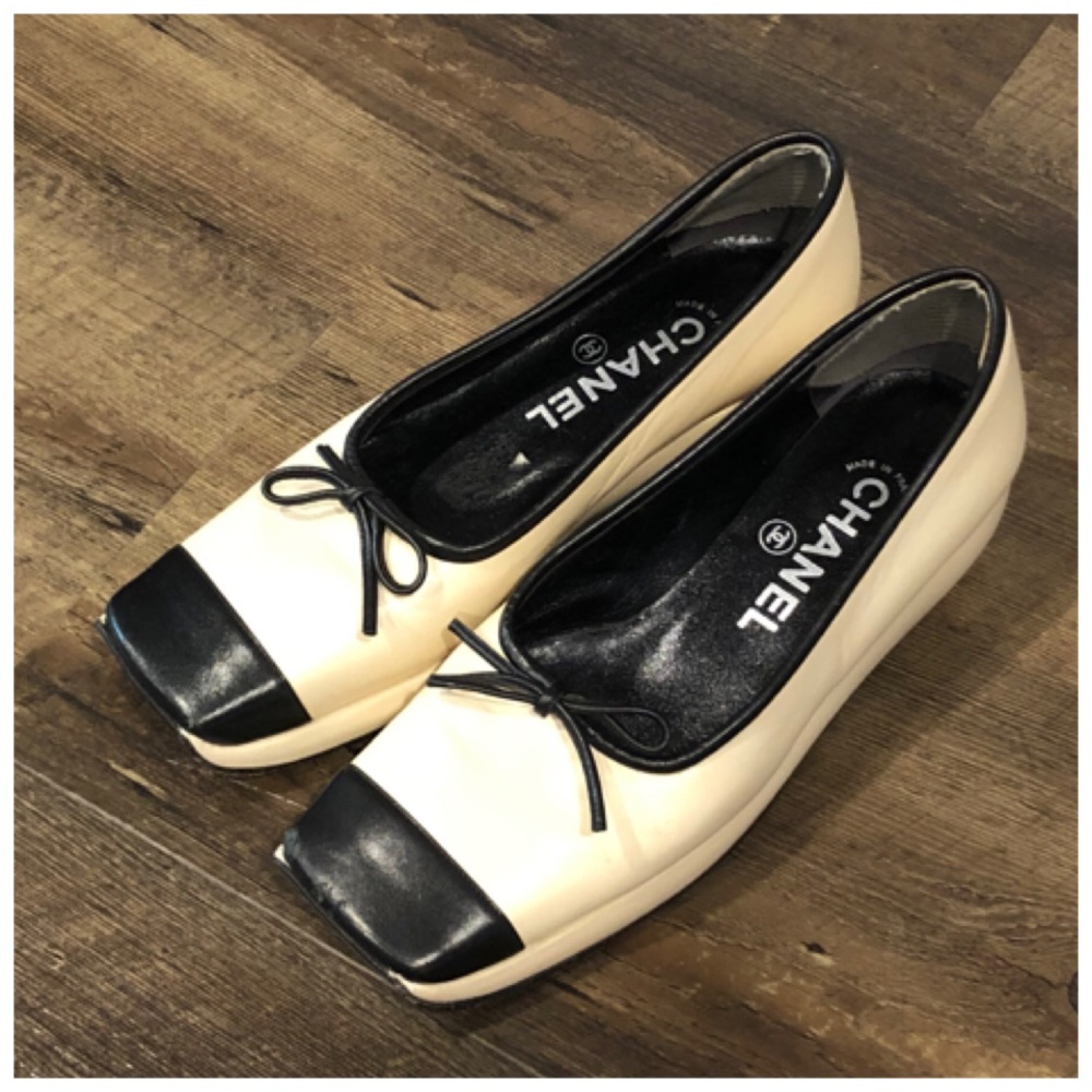 ✨Classic Rare & Hard to find CHANEL Cap Toes Wedge Heels Shoes Loafers